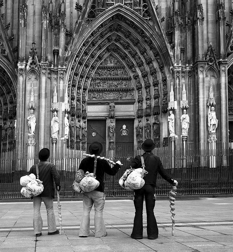 03 14 02 Journeymen at Cologne Cathedral IGx.jpg